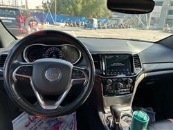 جیپ گراند شیرۆکی